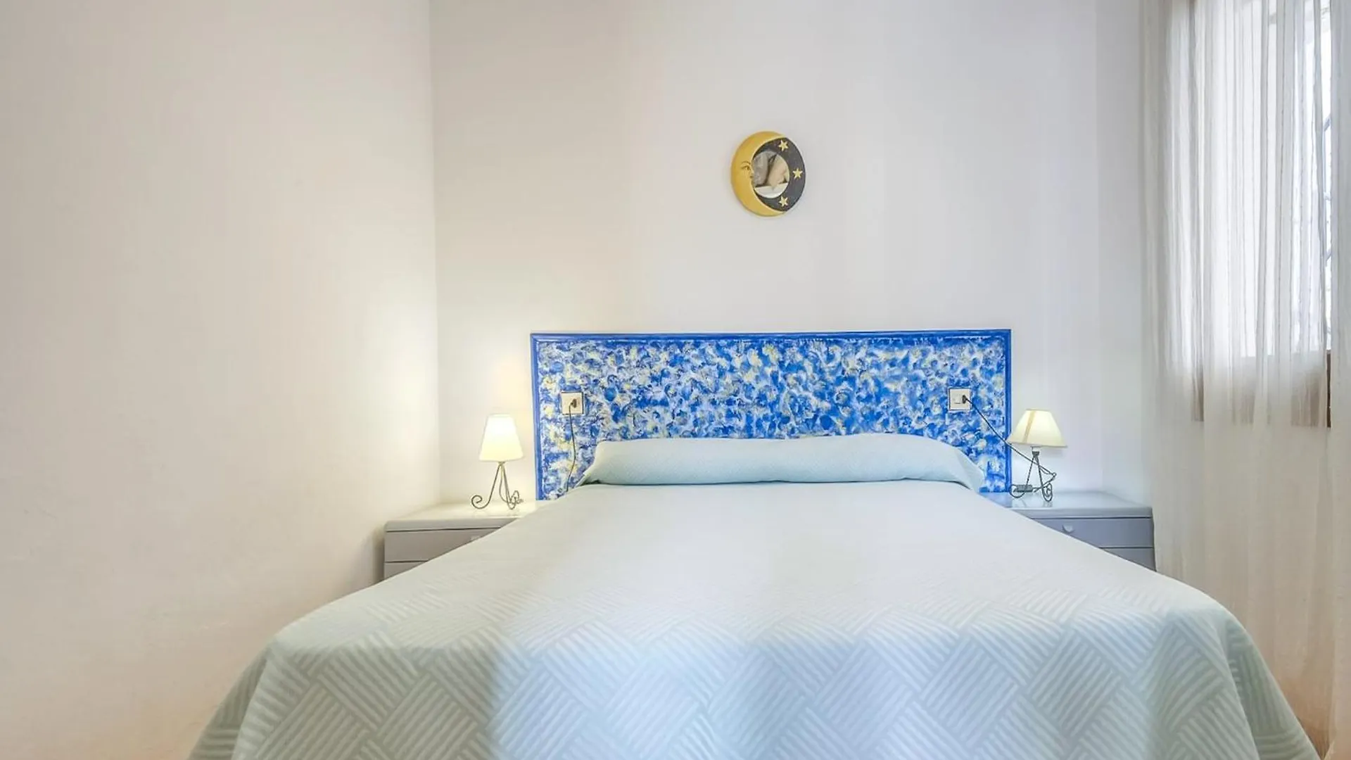 Apartment With View Ρόζες