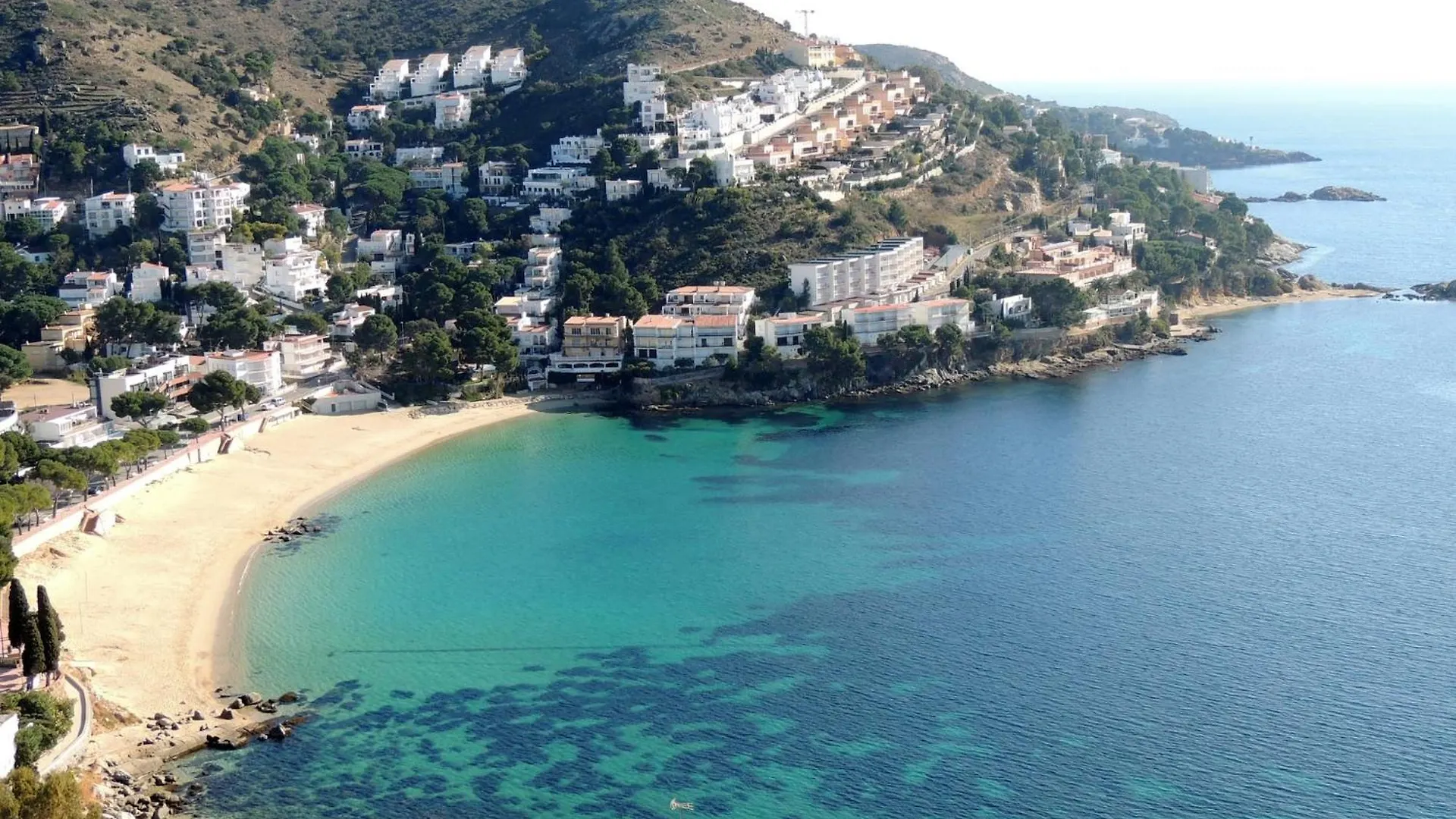 Apartment With View Ρόζες