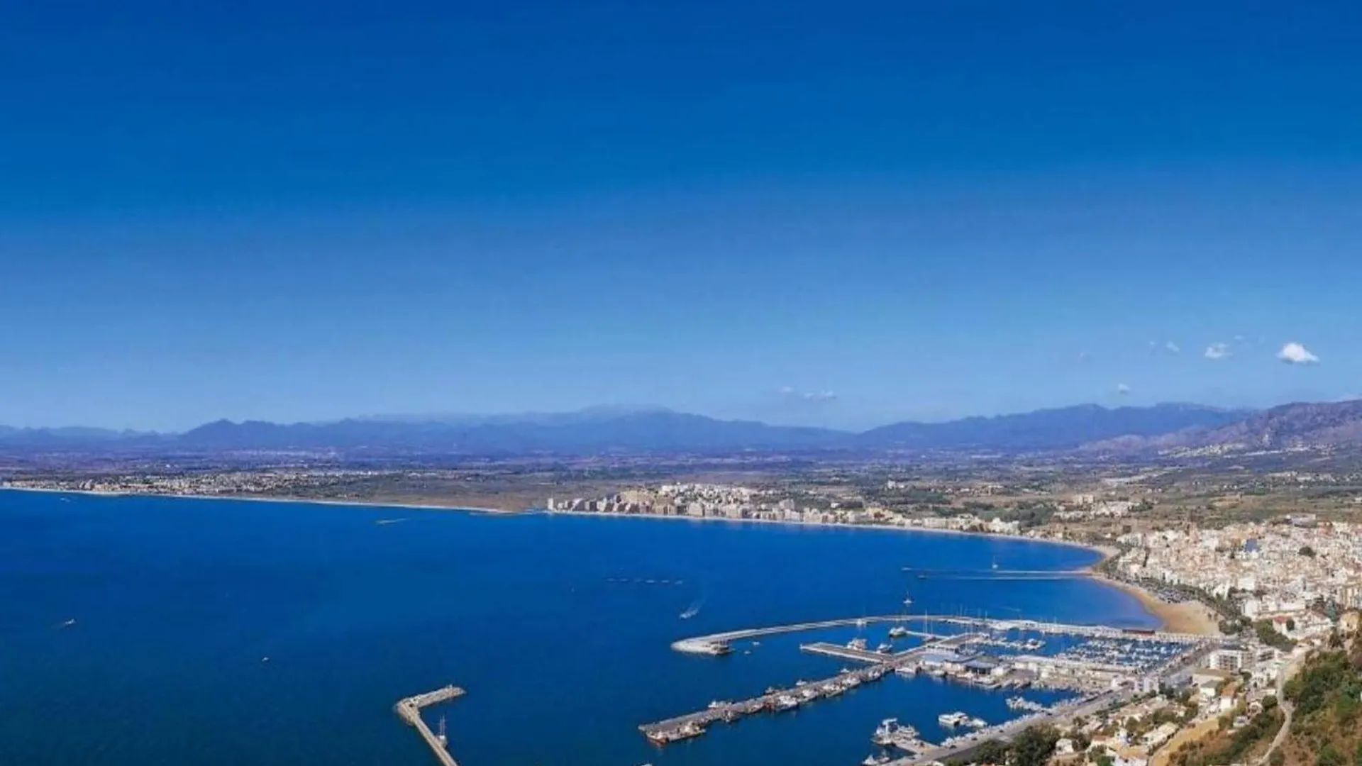 Apartment With View Ρόζες