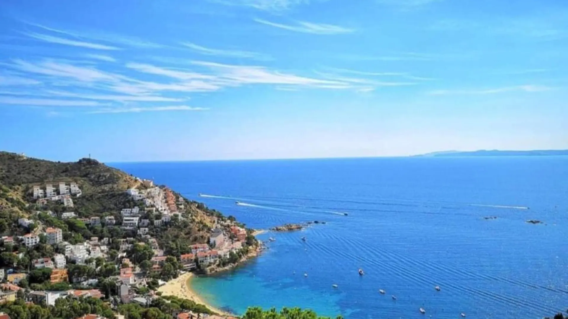 Apartment With View Ρόζες